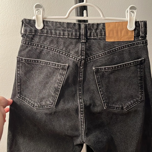Zara Mom Fit Dark Grey Denim Jeans - Picture 3 of 3